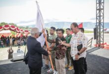 Tumpal Simarmata sebagai Ketua Umum DPP Simarmata dohot boruna Se-Indonesia melantik Jonli Simarmata sebagai ketum DPP Forgemsi se-Indonesia, beserta pengurus lainnya.